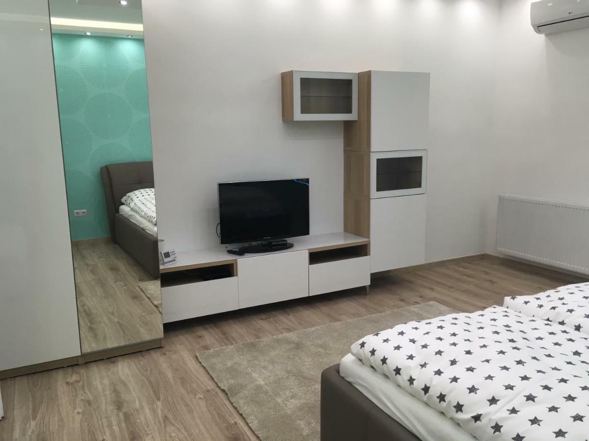 Erzsebet Apartman Apartment *